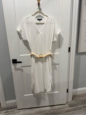 Fred David White V-Neck Midi Dress with Straw Elastic Beige Belt